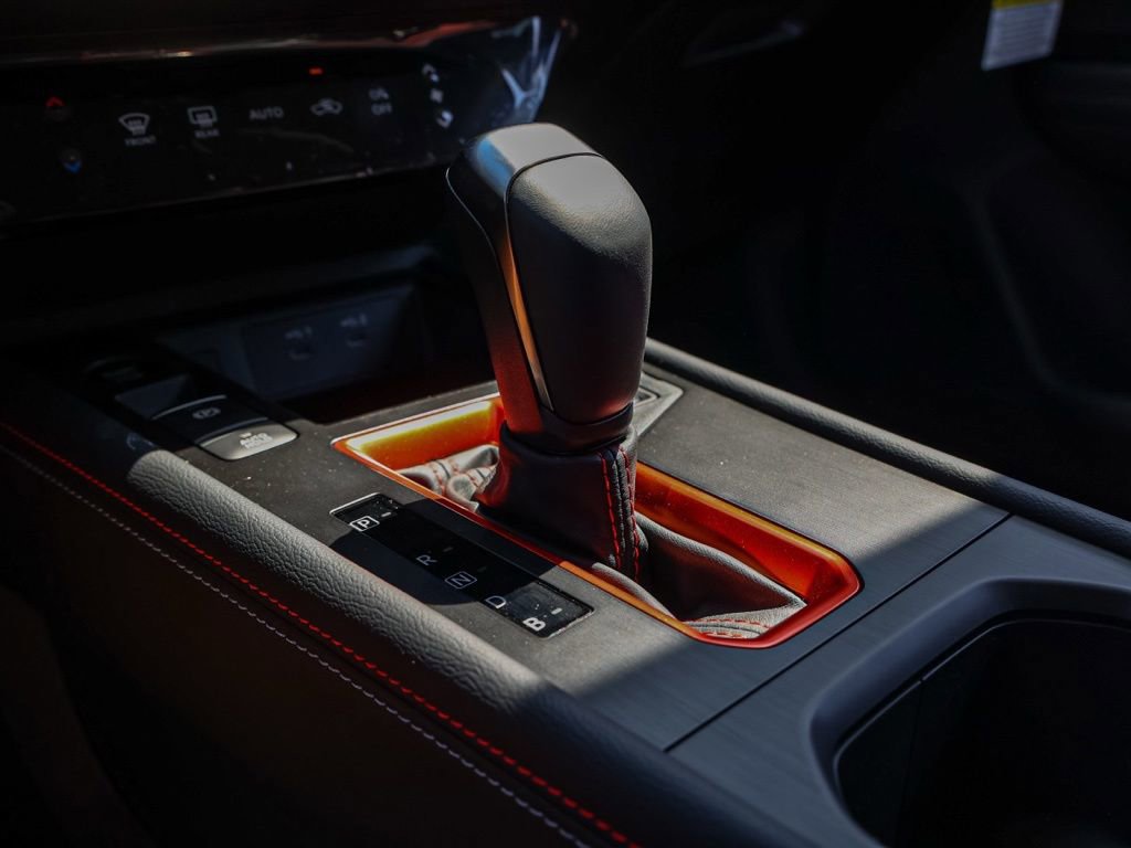 New 2026 Nissan Kicks SR FWD image 30