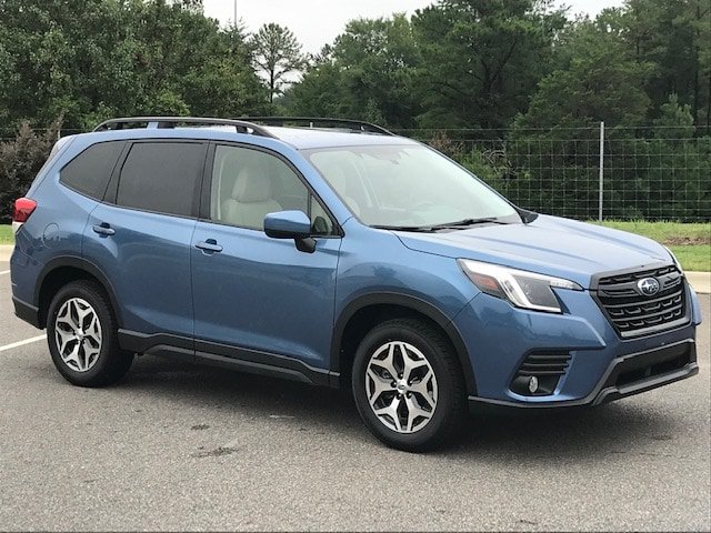Used 2023 Subaru Forester Premium AWD/4WD image 2