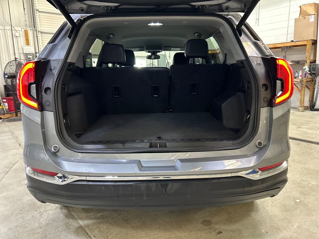 Used 2024 GMC Terrain SLT image 35