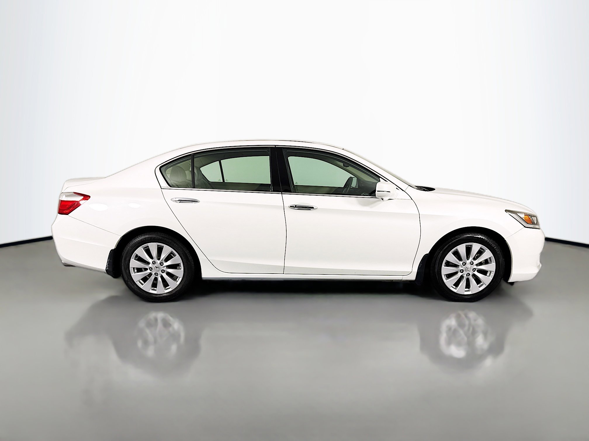 Used 2013 Honda Accord Touring image 4