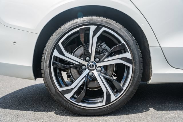 Certified 2024 Volvo S60 B5 Plus AWD/4WD image 18