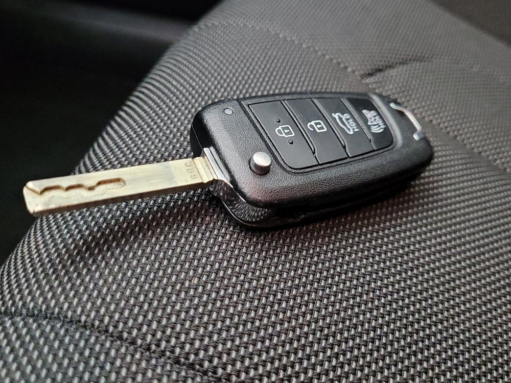 Used 2024 Hyundai Elantra SE FWD image 32