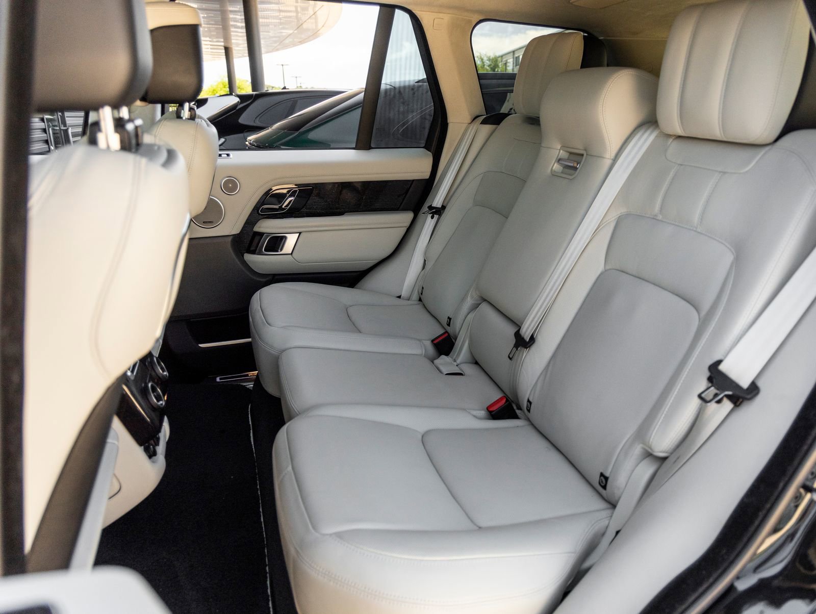 Used 2020 Land Rover Range Rover Autobiography image 35