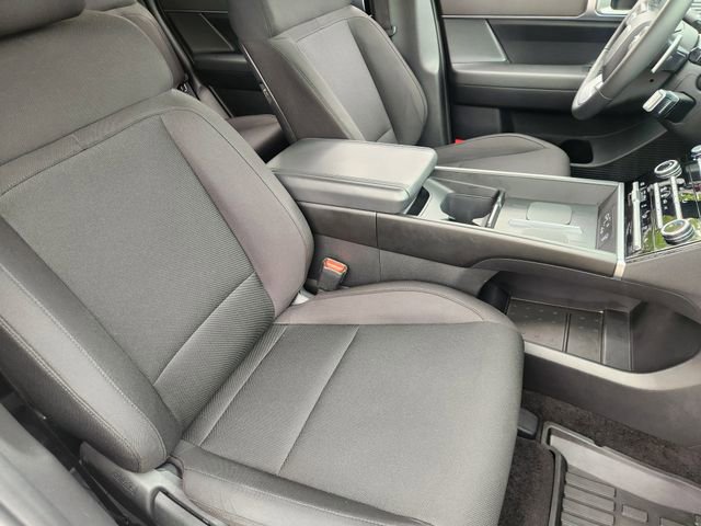 Used 2025 Hyundai Santa Fe SE FWD image 10