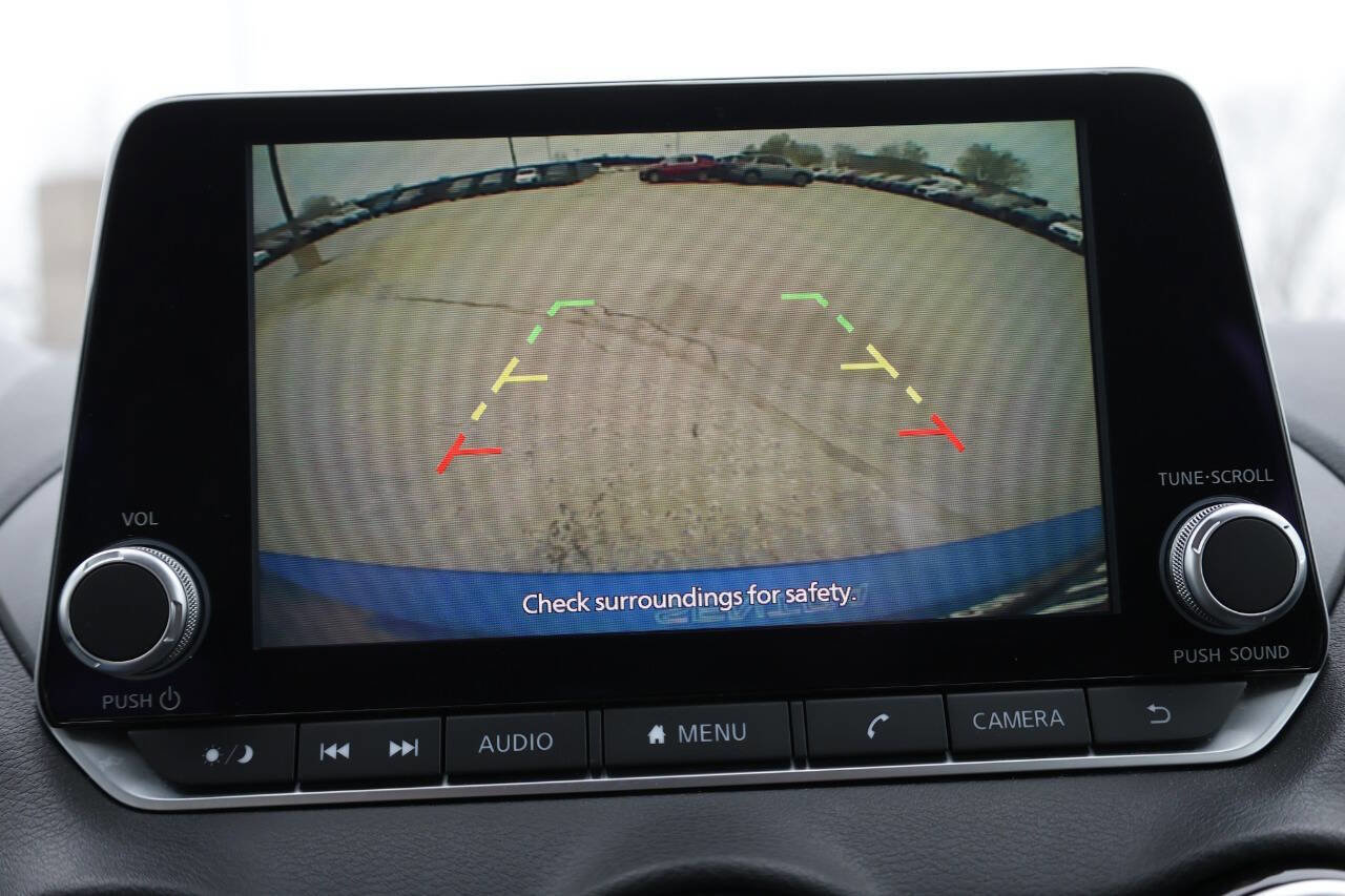 Used 2022 Nissan Sentra SV w/ Trunk Package image 25