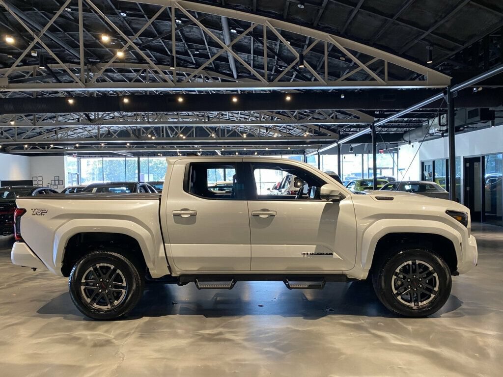 Used 2025 Toyota Tacoma TRD Sport w/ TRD Sport Premium Package AWD/4WD image 6