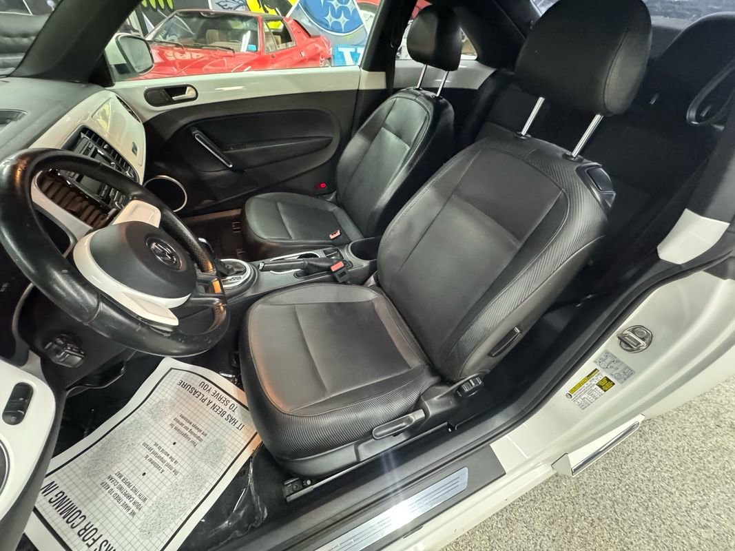 Used 2013 Volkswagen Beetle 2.5 image 11