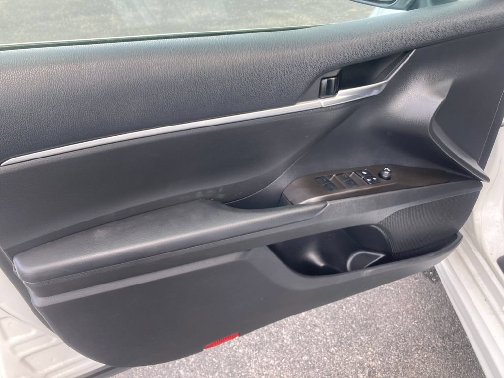 Used 2023 Toyota Camry SE FWD image 13