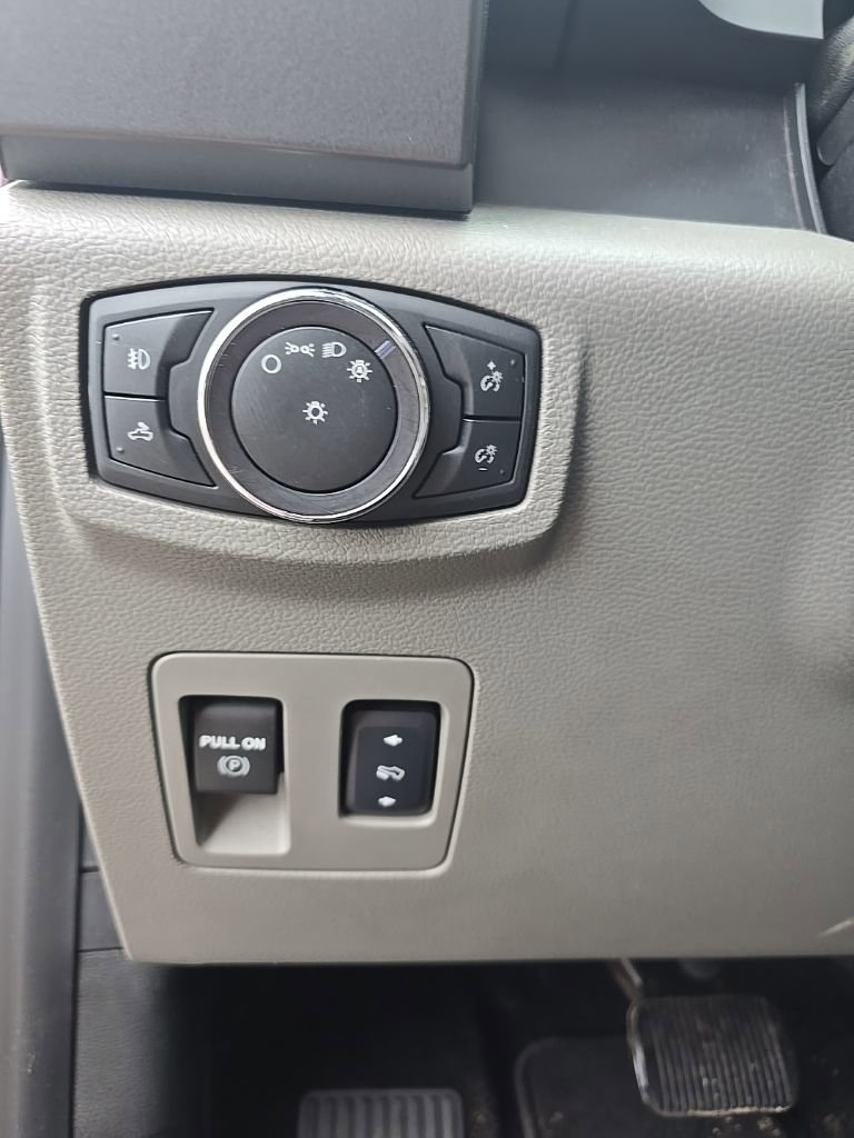 Used 2018 Ford F150 XLT w/ Equipment Group 302A Luxury image 19