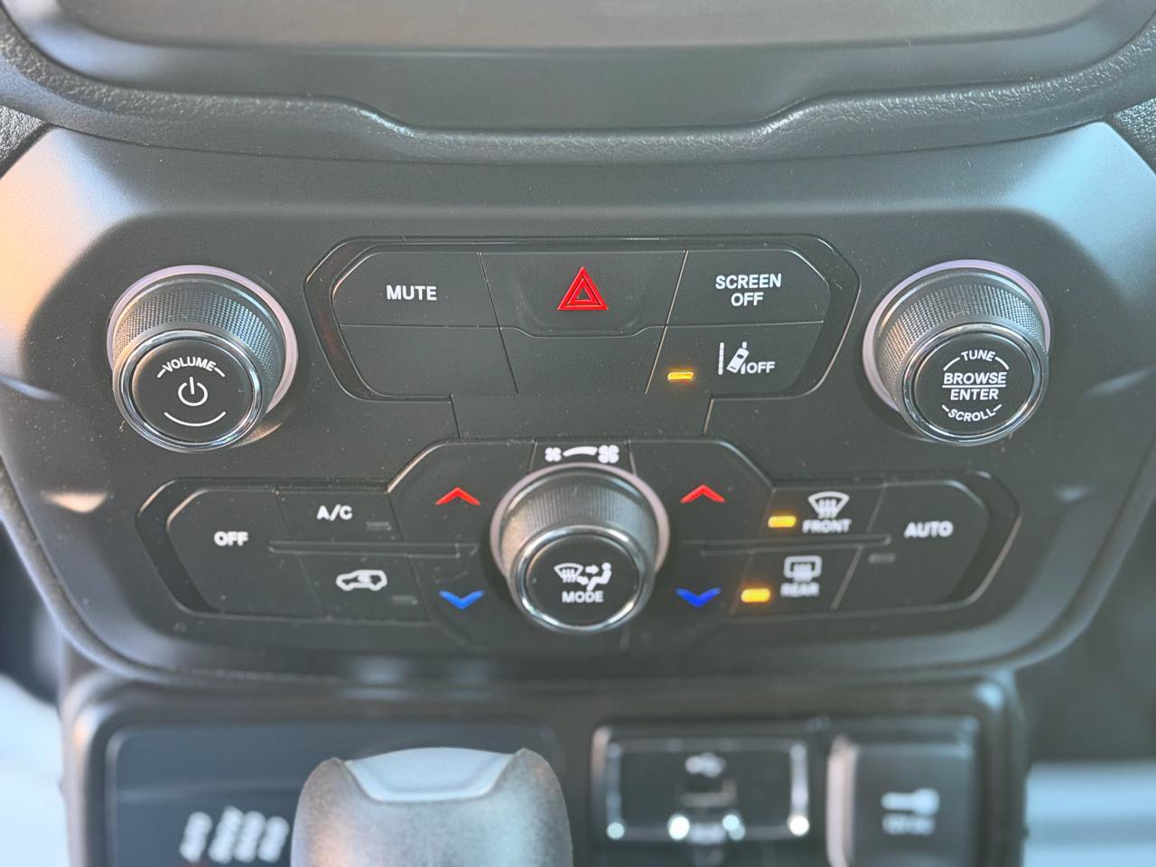 Used 2021 Jeep Renegade Latitude w/ Convenience Group image 18