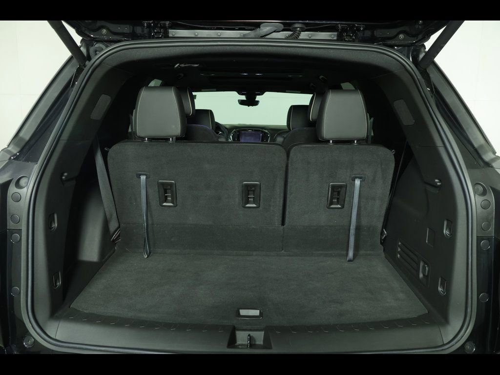 Used 2023 Chevrolet Traverse Premier image 16