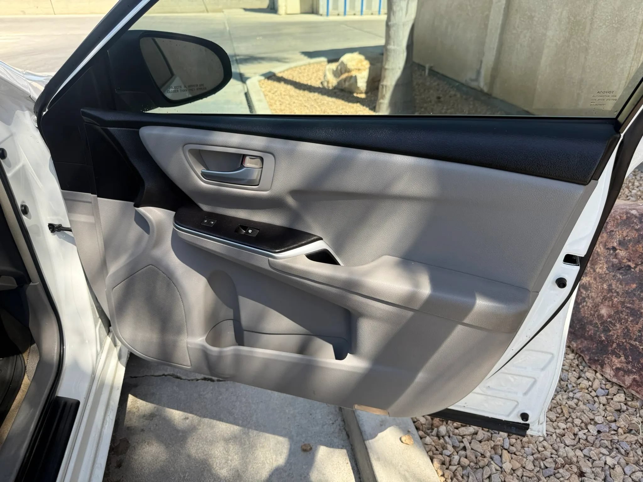 Used 2015 Toyota Camry LE FWD image 13
