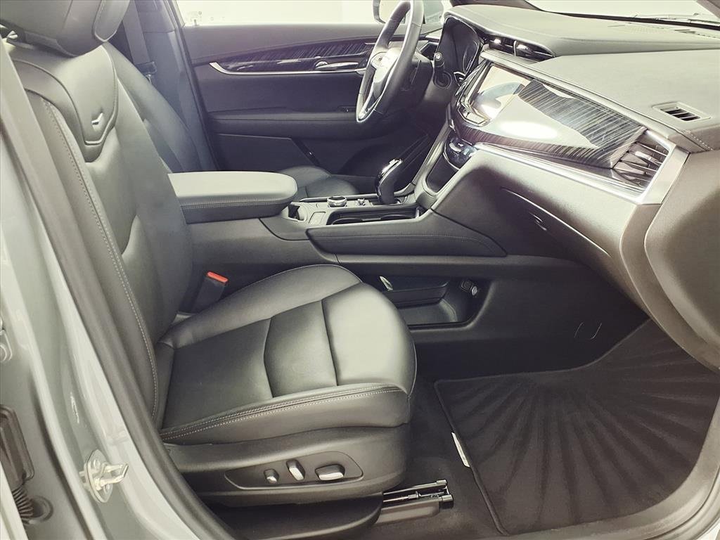 Certified 2025 Cadillac XT6 Premium Luxury image 23