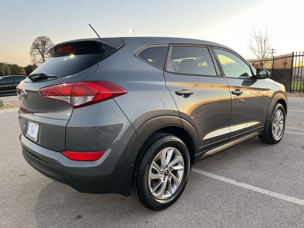 Used 2018 Hyundai Tucson SE w/ Cargo Package image 4