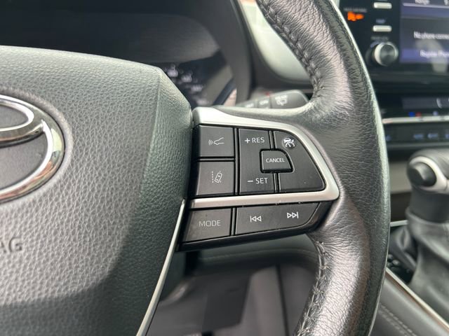 Certified 2024 Toyota Sienna XLE FWD image 27