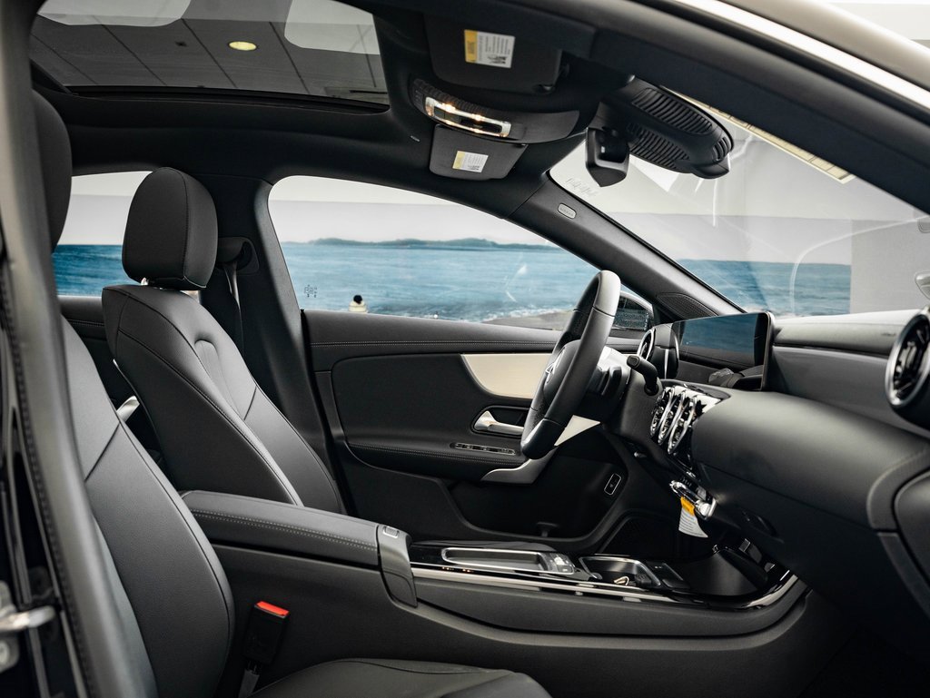 Certified 2025 Mercedes-Benz CLA 250 4MATIC image 22