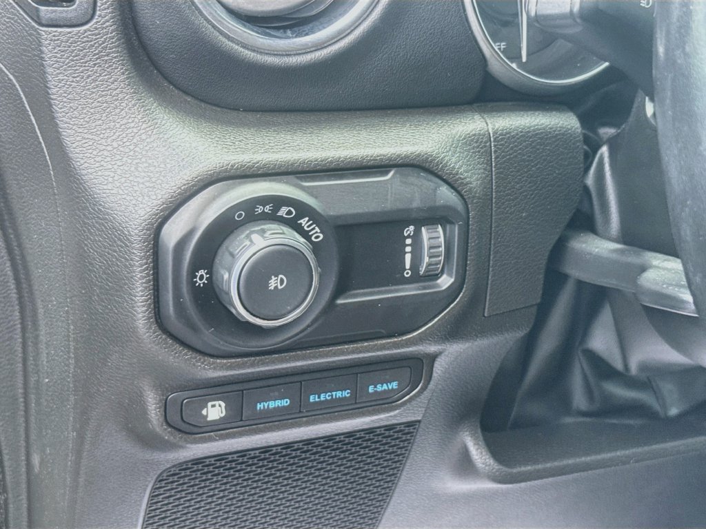 Used 2023 Jeep Wrangler Unlimited Rubicon 4xe w/ Cold Weather Group AWD/4WD image 11