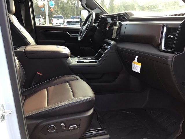 New 2026 GMC Sierra 3500 Denali w/ Denali Reserve Package image 23