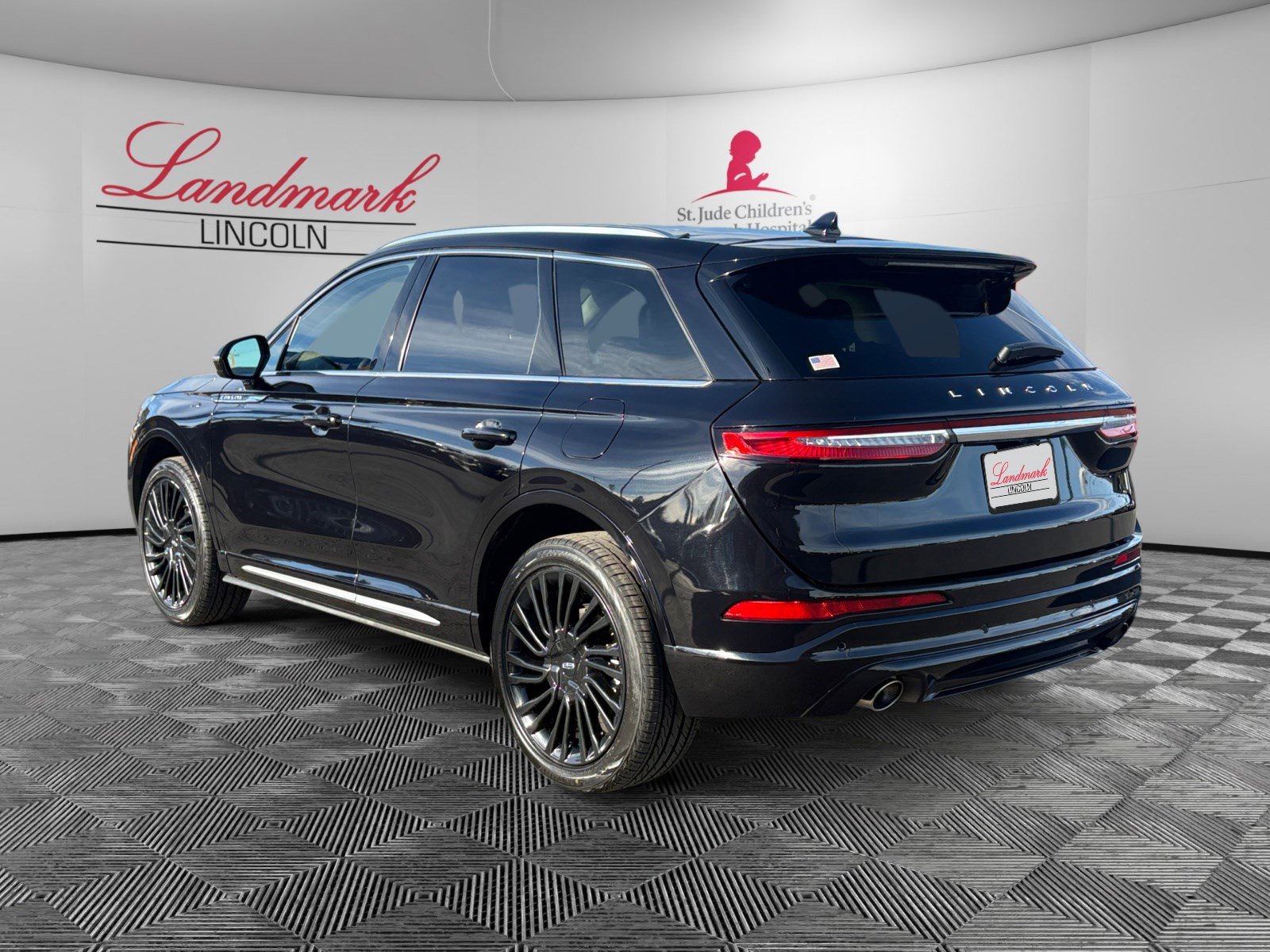 Certified 2022 Lincoln Corsair Reserve image 3