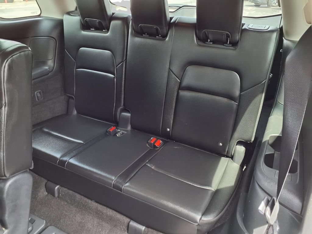 Used 2025 Nissan Pathfinder SL FWD image 26