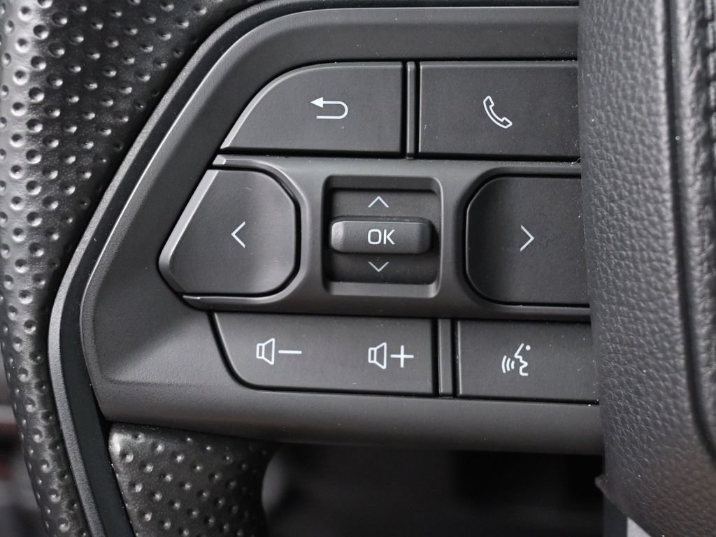 Certified 2024 Toyota Tacoma SR5 AWD/4WD image 18