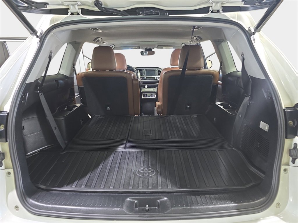 Used 2019 Toyota Highlander Limited image 14