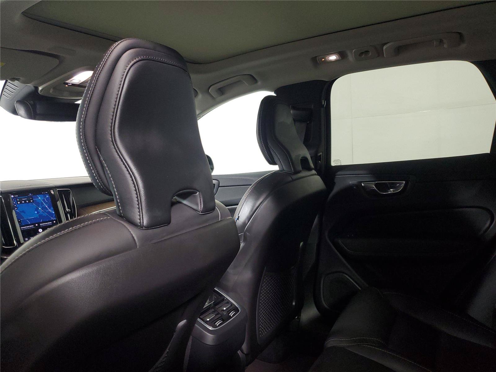 Certified 2023 Volvo XC60 B5 Ultimate w/ Climate Package FWD image 13