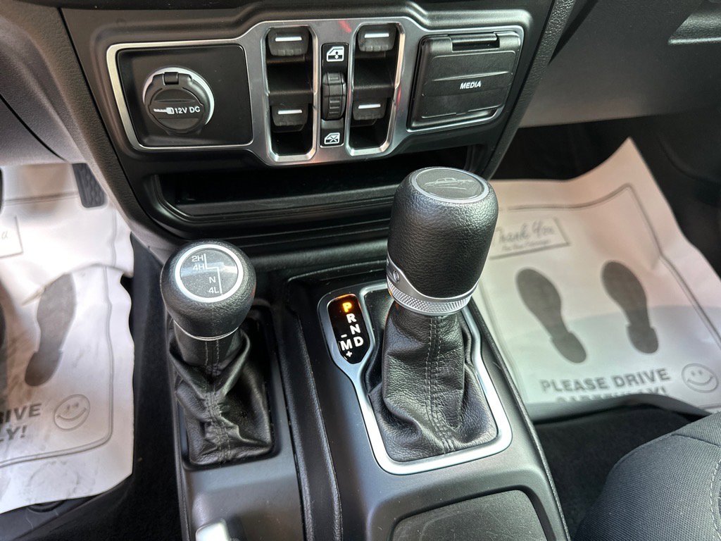 Used 2022 Jeep Gladiator Willys image 28