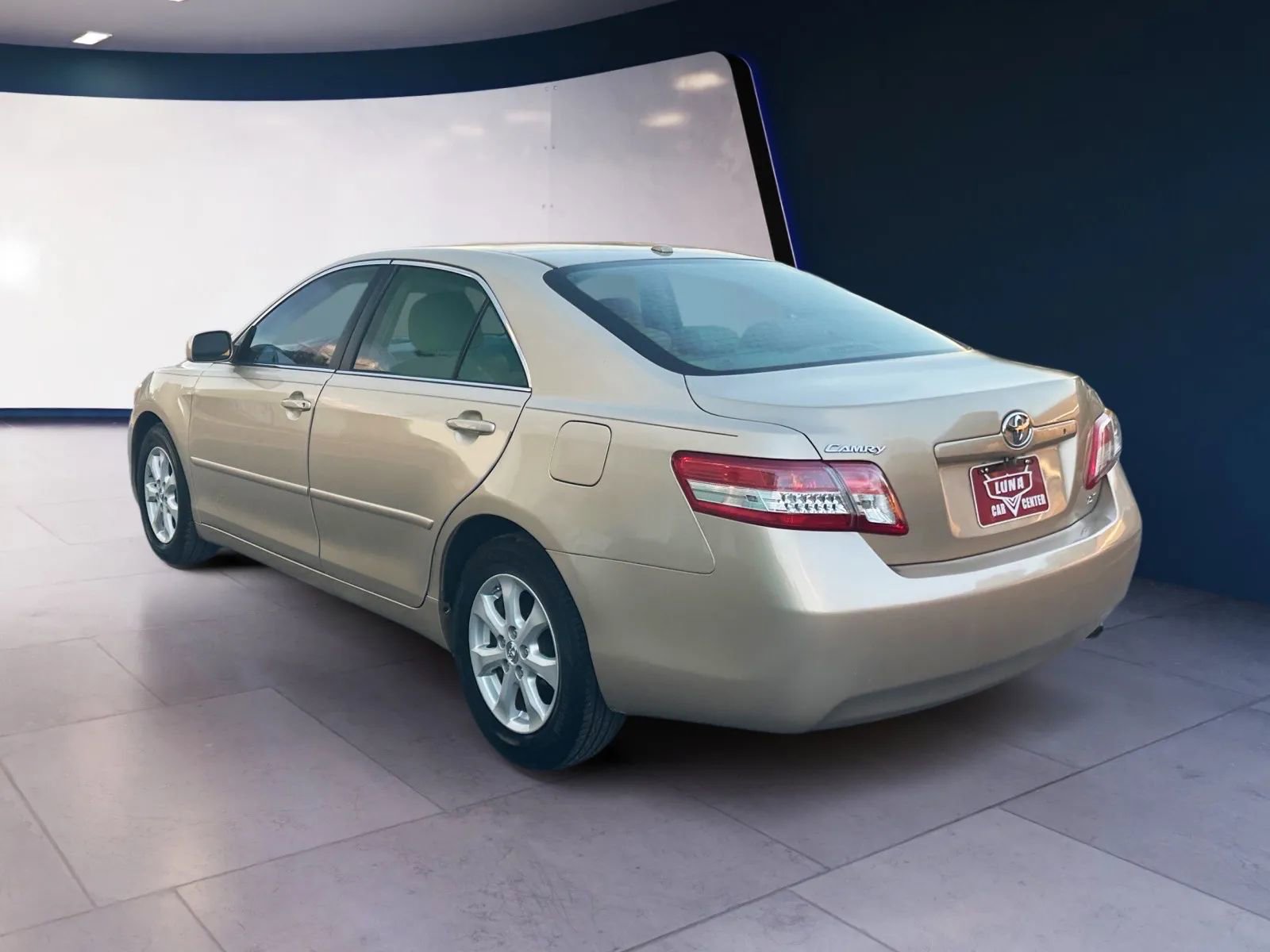 Used 2011 Toyota Camry LE w/ LE Extra-Value Pkg FWD image 3