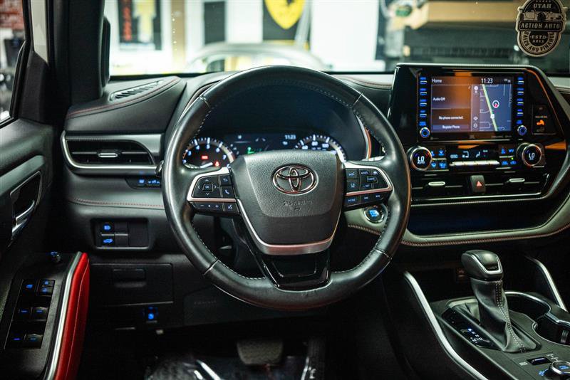 Used 2022 Toyota Highlander XSE AWD/4WD image 16