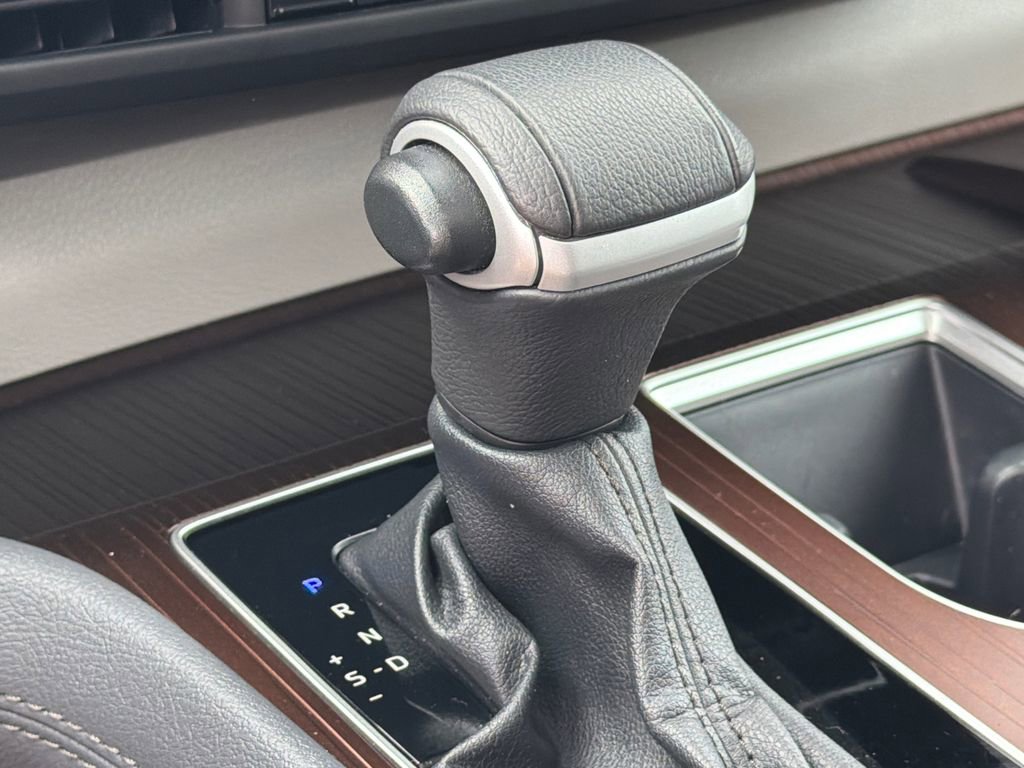 Used 2024 Toyota Sienna XLE image 28