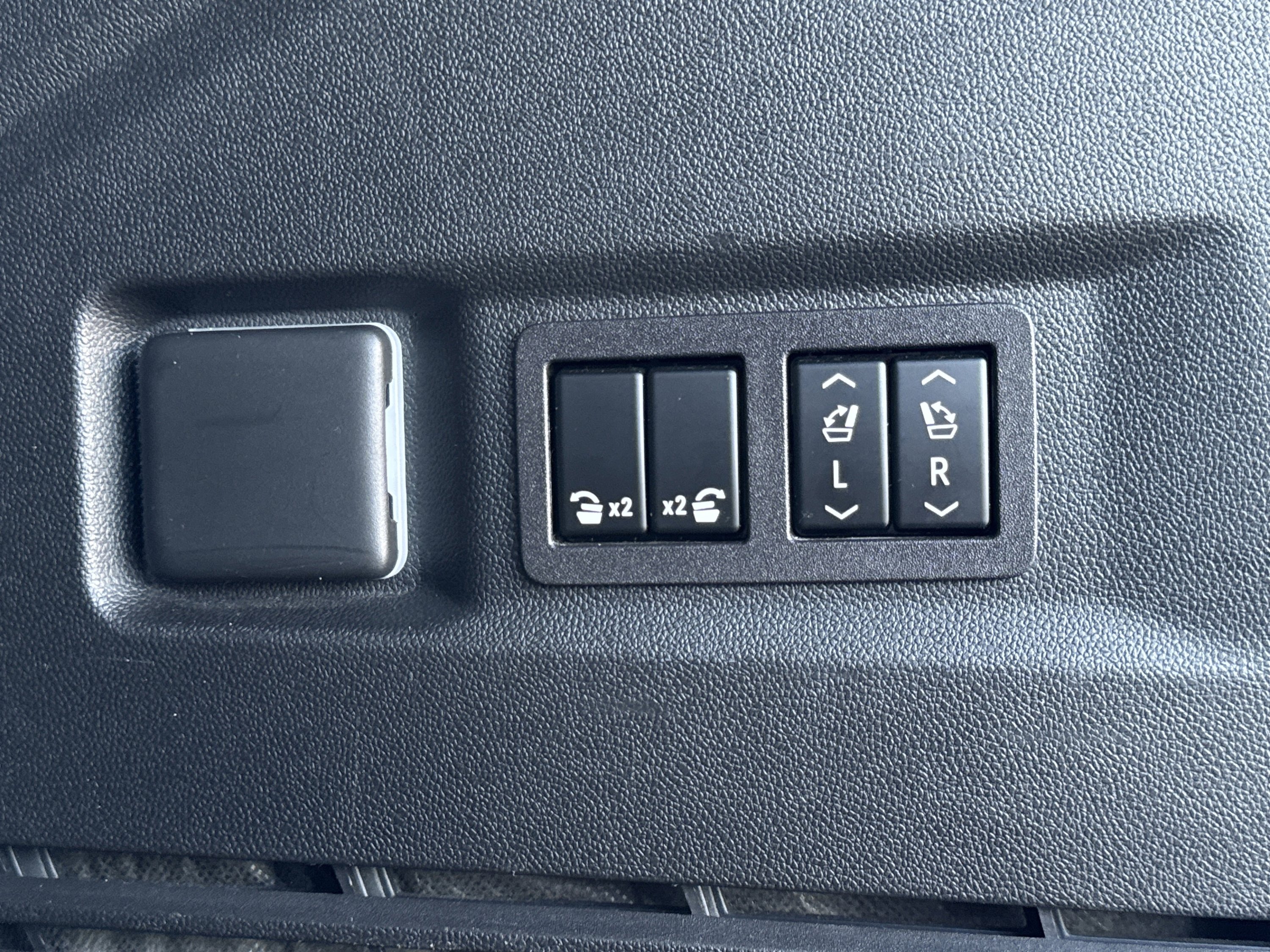 Used 2024 Chevrolet Tahoe Premier image 57