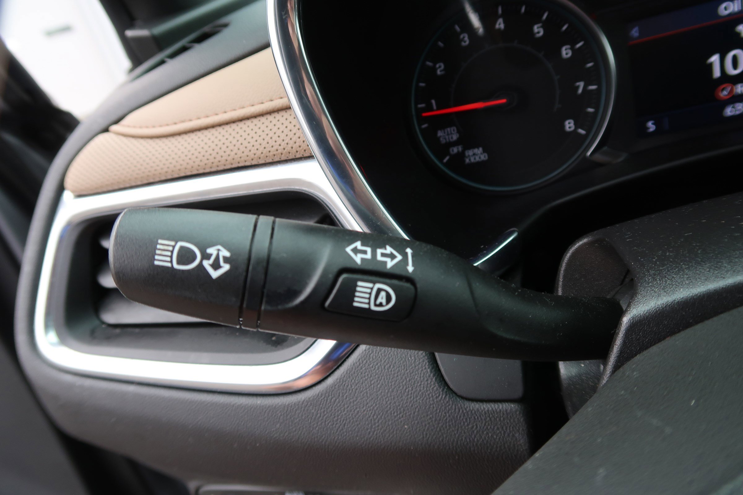 Used 2023 Chevrolet Equinox Premier image 25