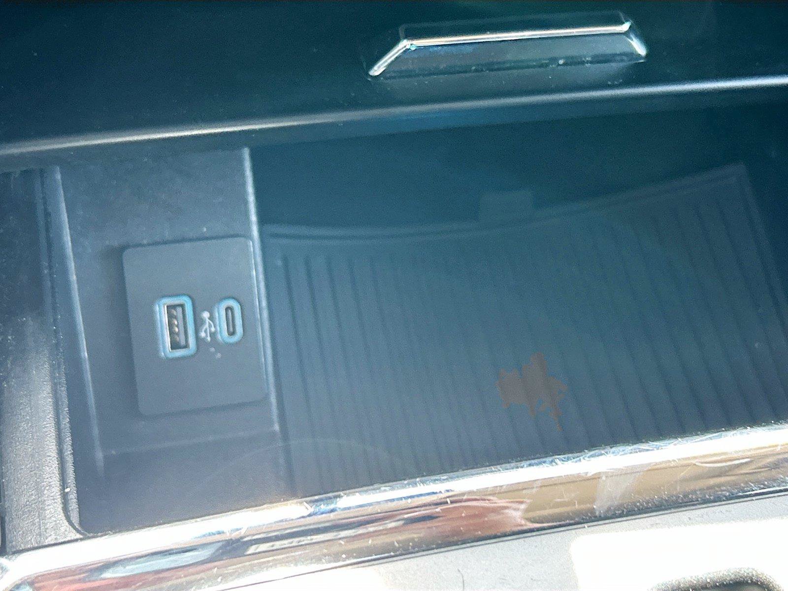 Used 2024 Ford Expedition XLT AWD/4WD image 30