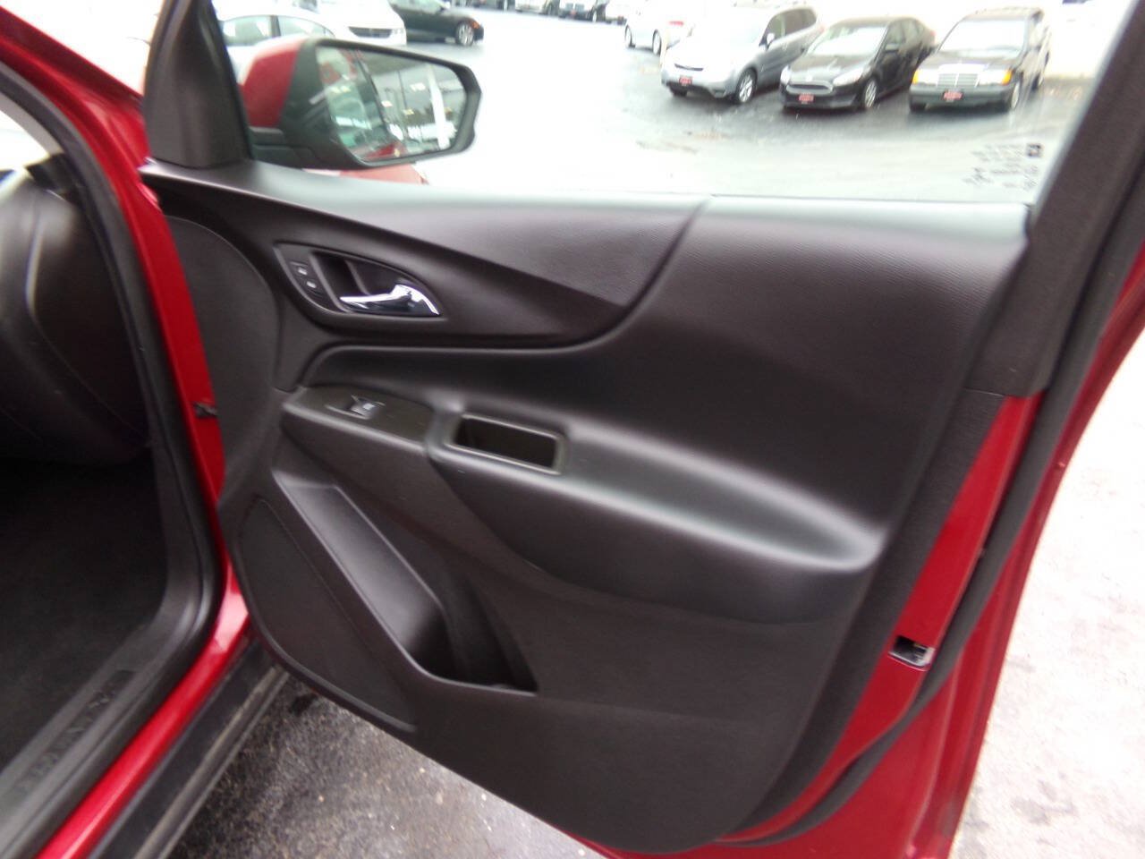 Used 2018 Chevrolet Equinox LT FWD image 42