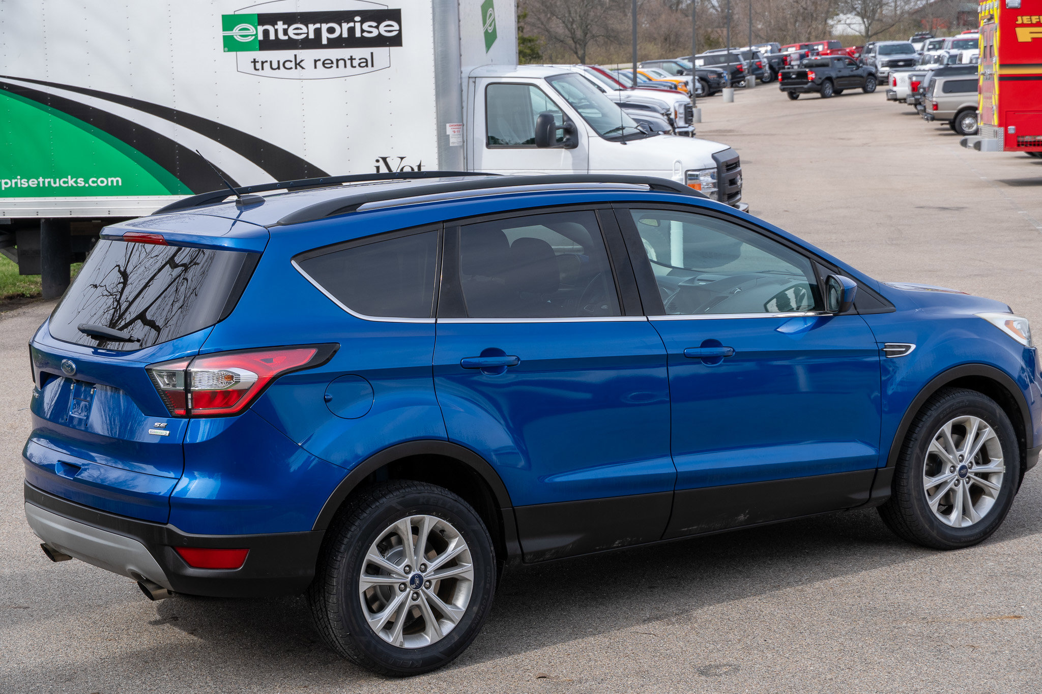 Used 2017 Ford Escape SE w/ Equipment Group 201A image 5