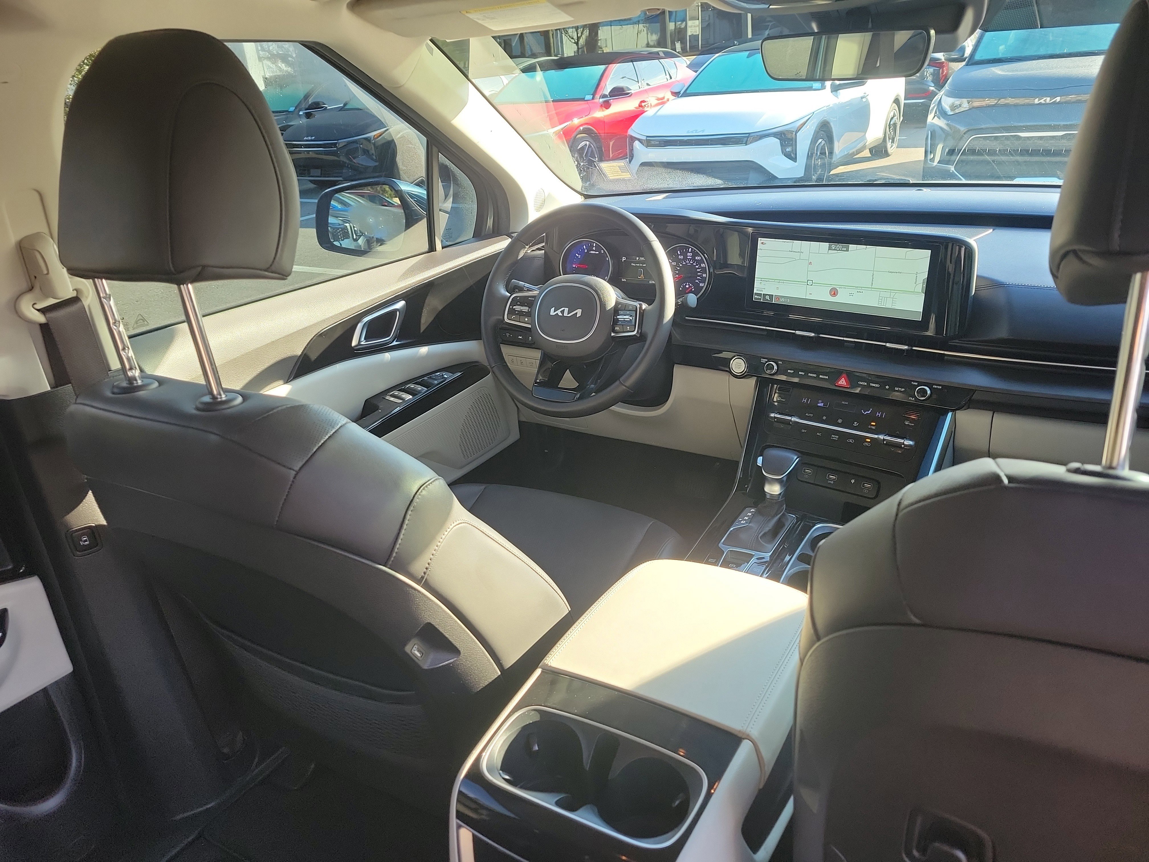 Certified 2022 Kia Carnival EX image 12