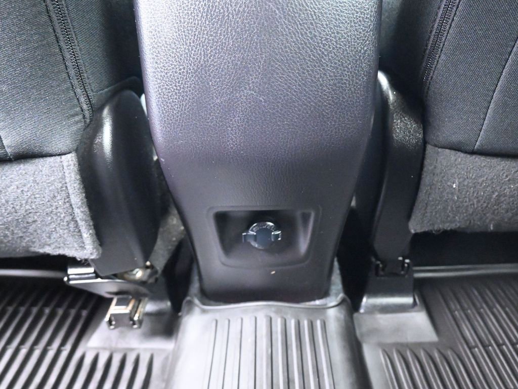 Used 2018 Toyota RAV4 XLE w/ Plus Extra Value Package image 33