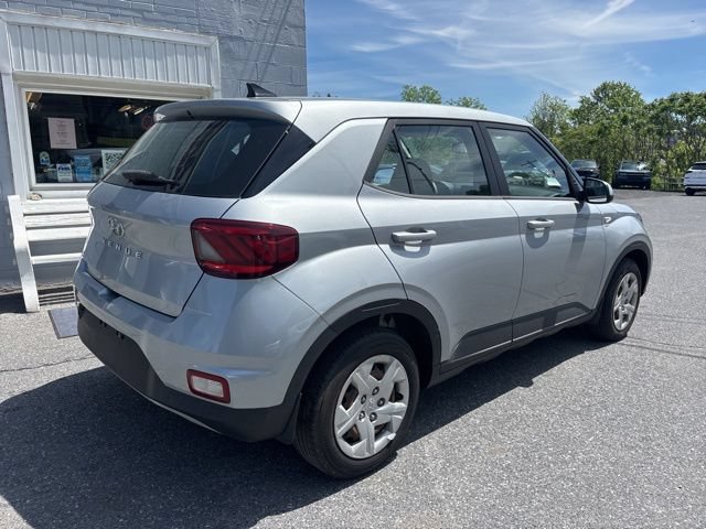 Used 2020 Hyundai Venue SE FWD image 5