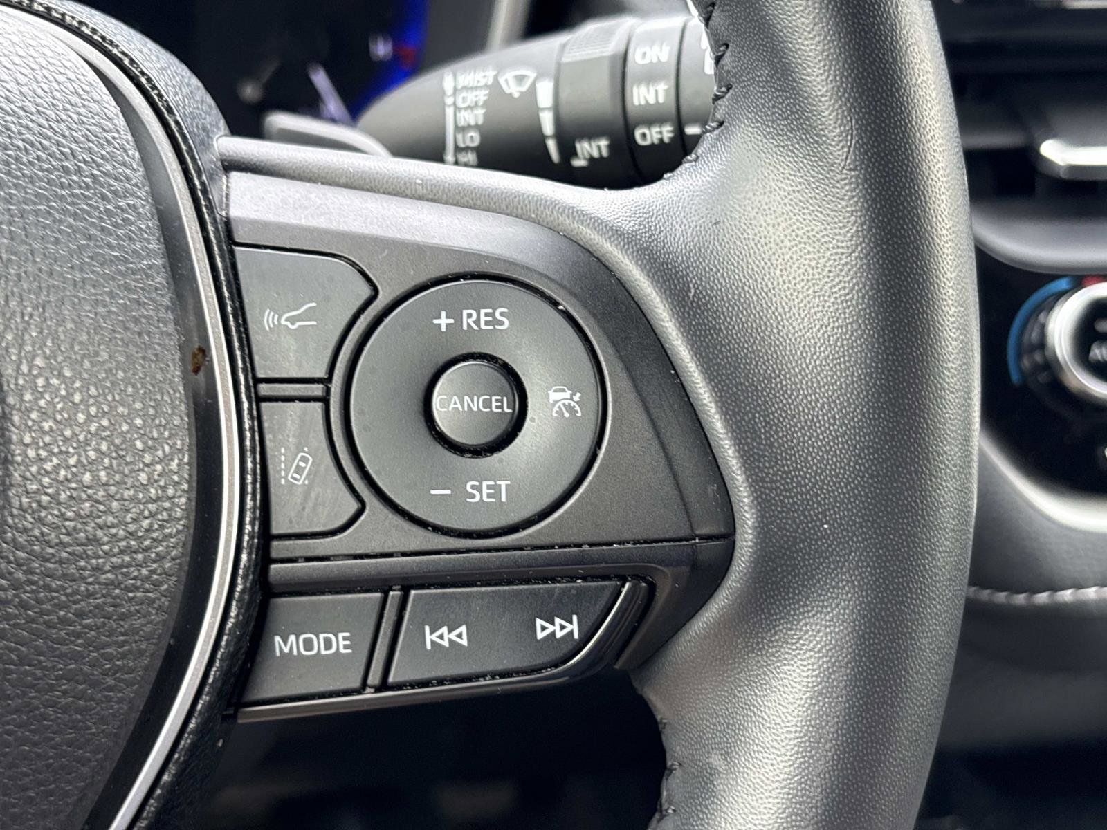 Used 2020 Toyota Corolla XSE image 18