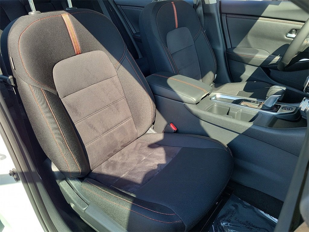 New 2025 Nissan Sentra SR w/ Lighting Package image 18