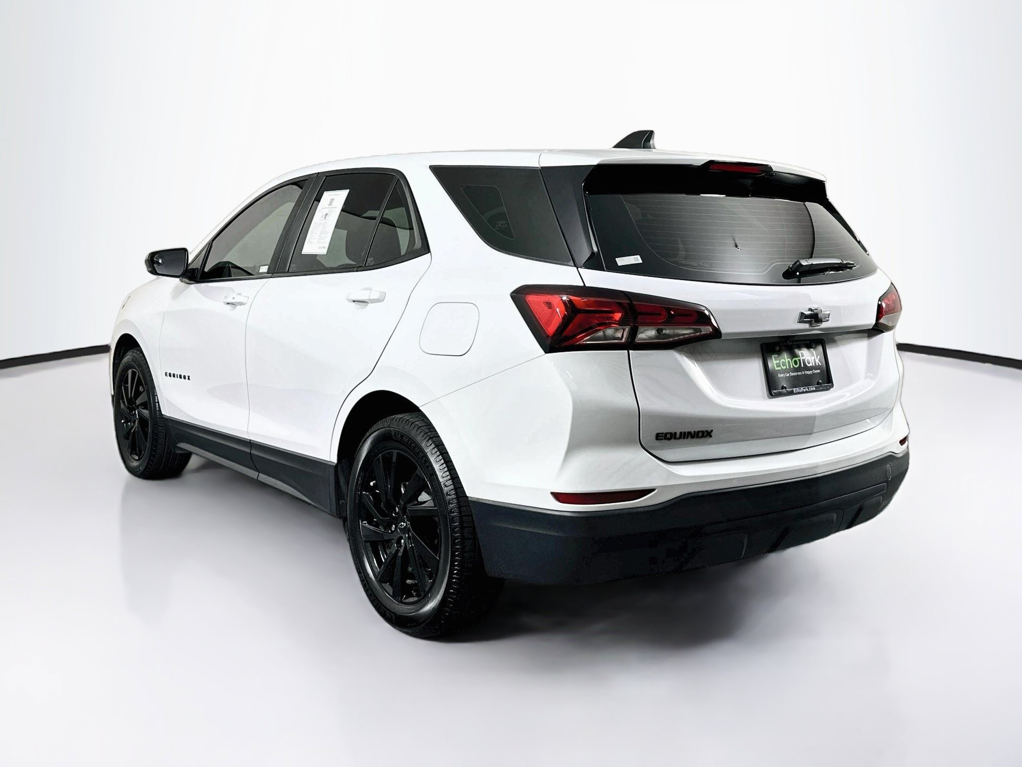 Used 2023 Chevrolet Equinox LS w/ Midnight Edition FWD image 5