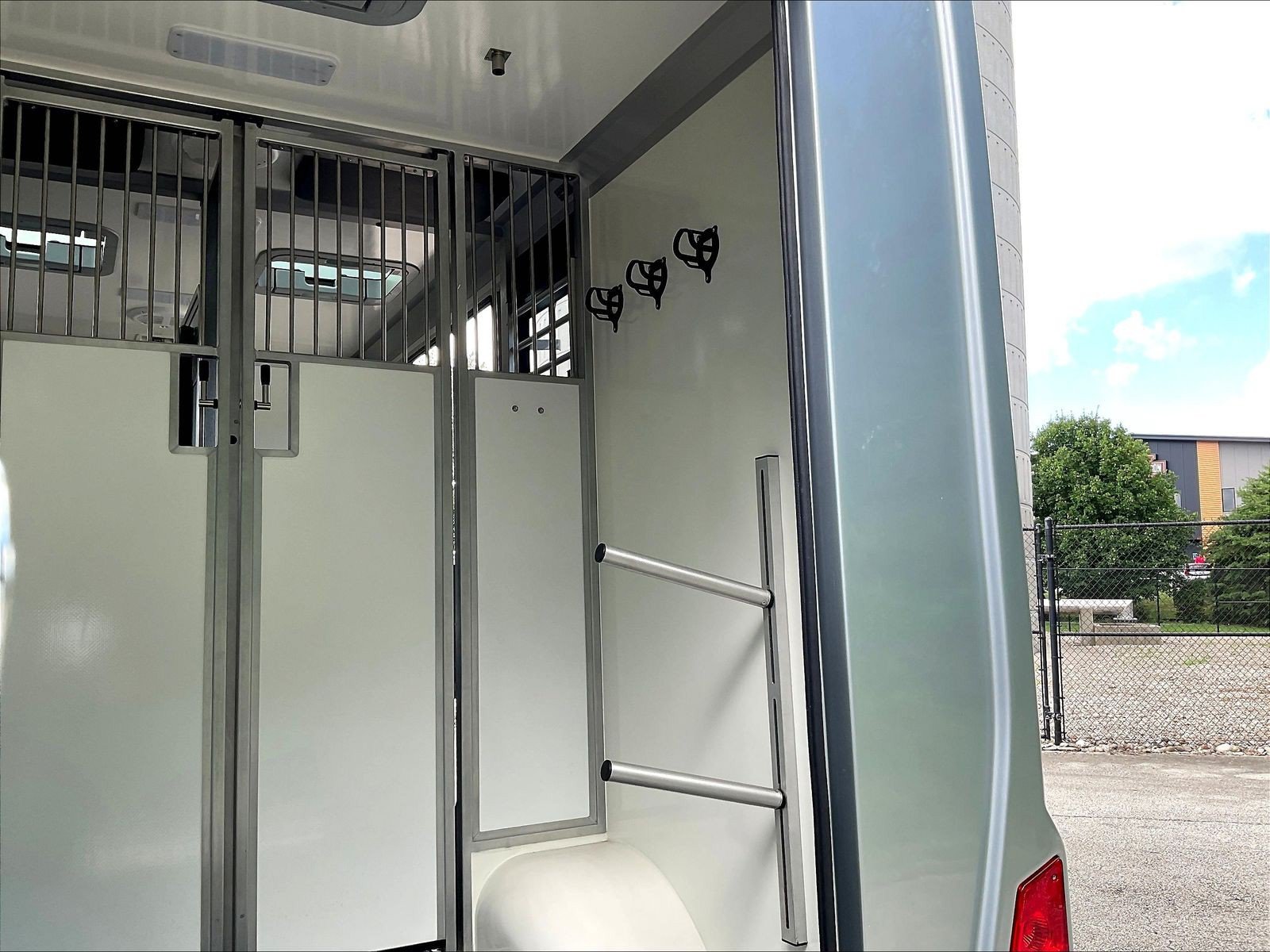 Used 2024 Mercedes-Benz Sprinter 3500 image 38