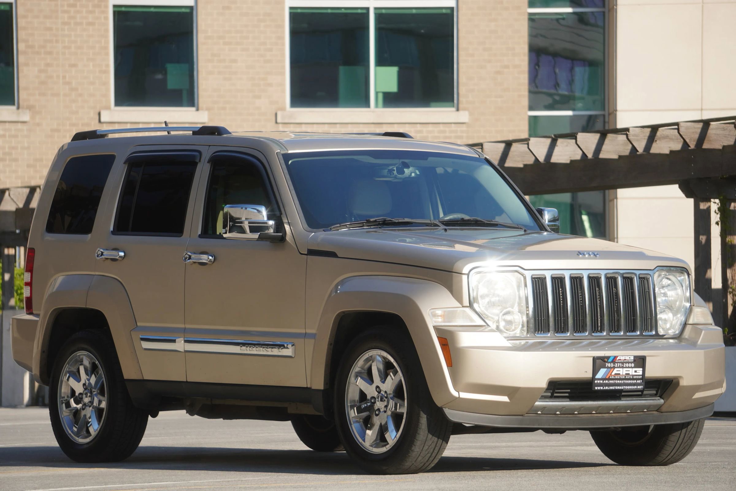 Used 2010 Jeep Liberty Limited w/ Tire & Wheel Group image 17