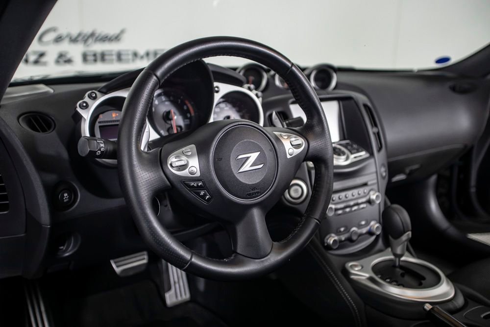 Used 2018 Nissan 370Z Touring image 25