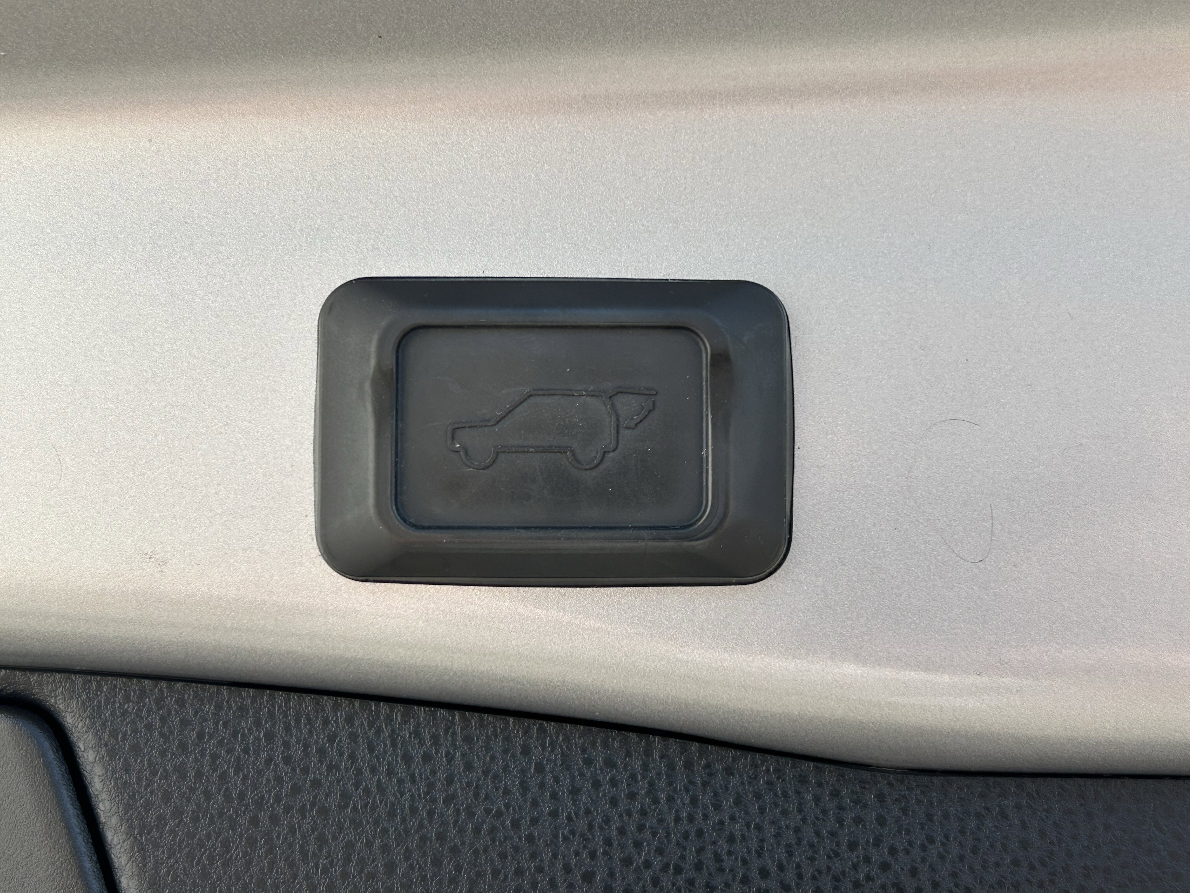 Used 2019 Toyota RAV4 Limited AWD/4WD image 22
