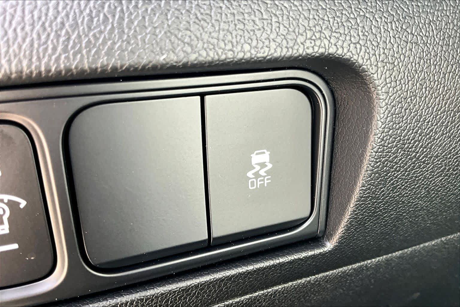 Certified 2026 Kia Sorento LX FWD image 28