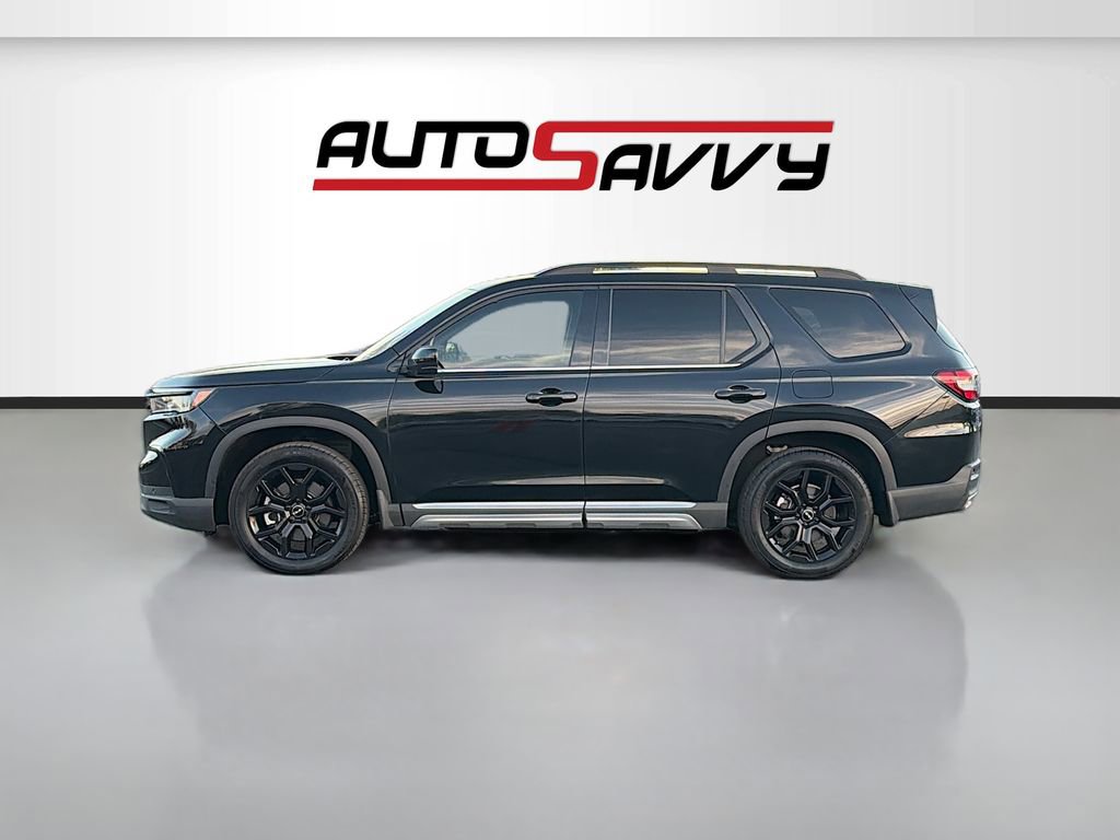 Used 2025 Honda Pilot Touring image 4