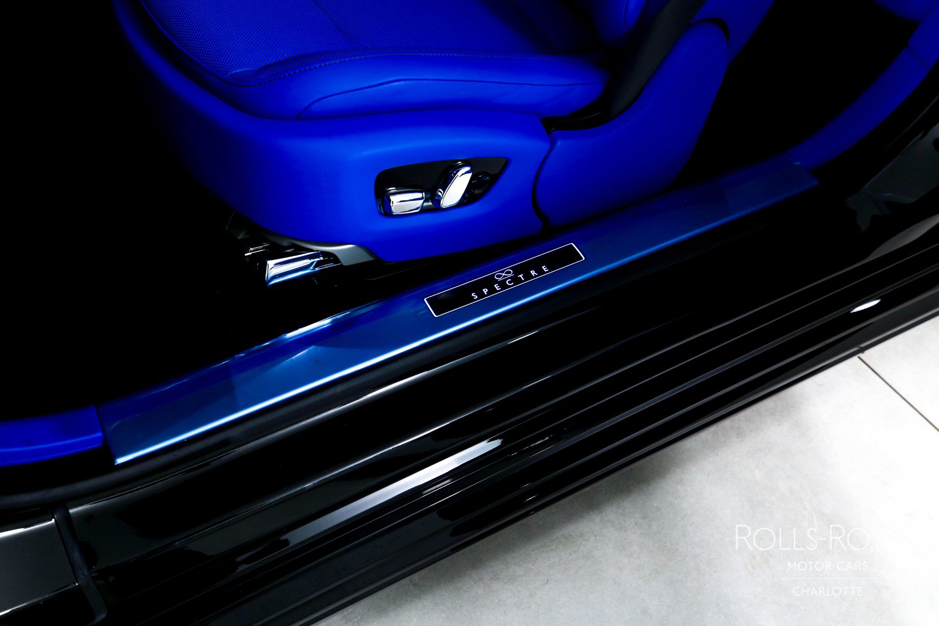 New 2025 Rolls-Royce Spectre Black Badge w/ Spectre Enhancement Package image 20