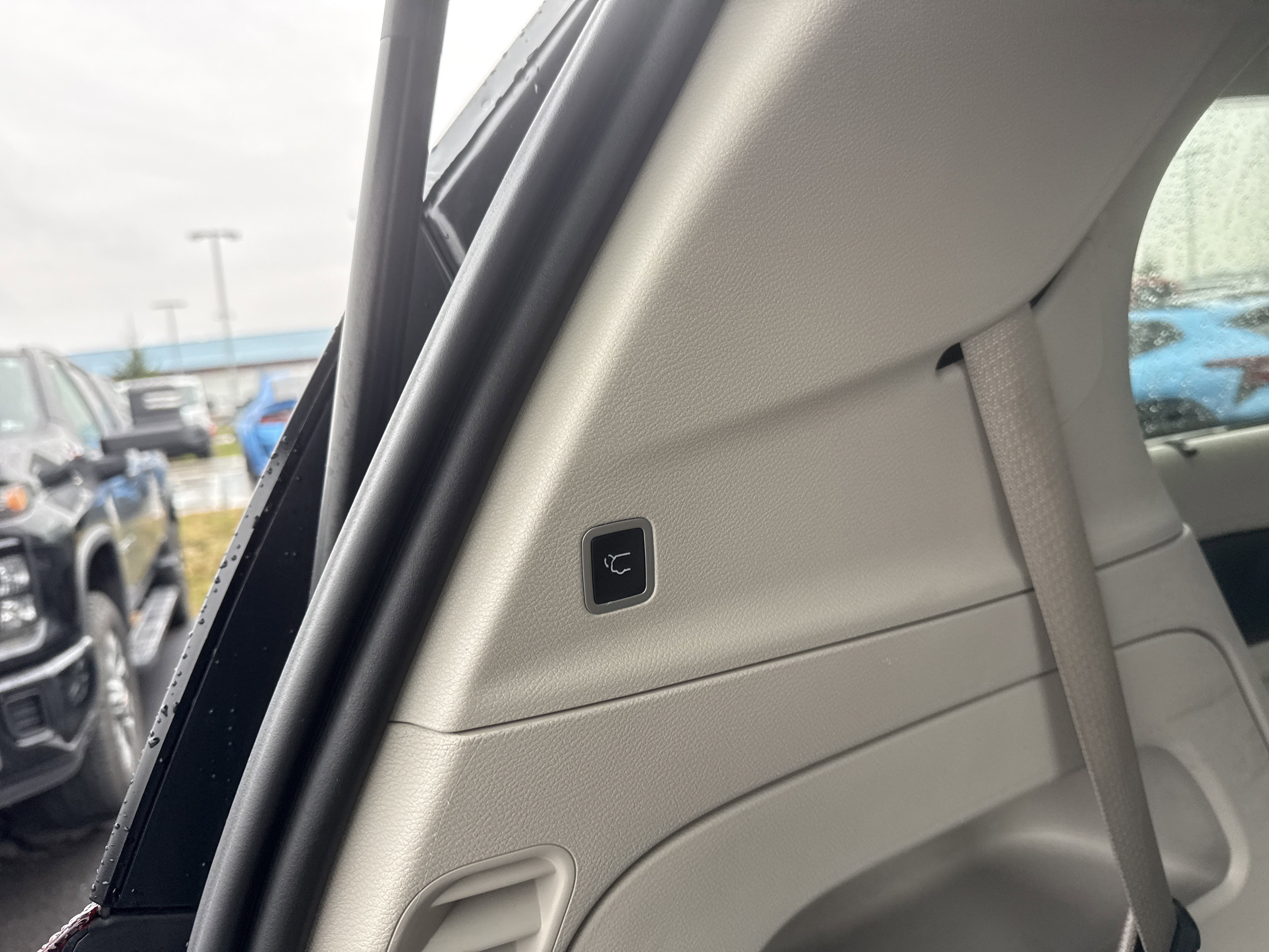 Used 2022 Chrysler Pacifica Touring-L image 11